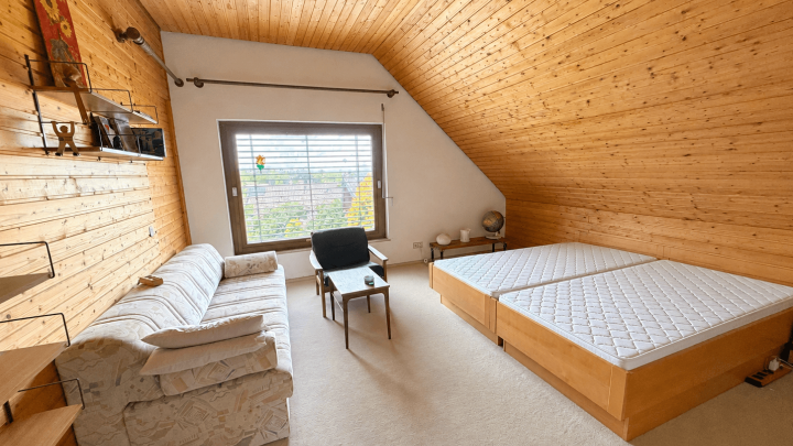 Villenflair und Ruhe pur – Einfamilienhaus mit Traumgarten in guter Lage von Engelsbrand-Salmbach