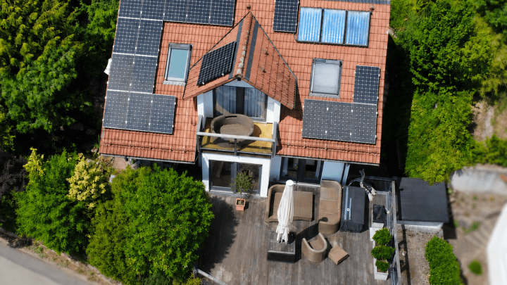 Hoch hinaus- Einfamilienhaus mit Schwarzwaldblick zum Verlieben - Energieeffizient und erholsam!