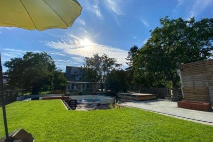 Pool im Garten