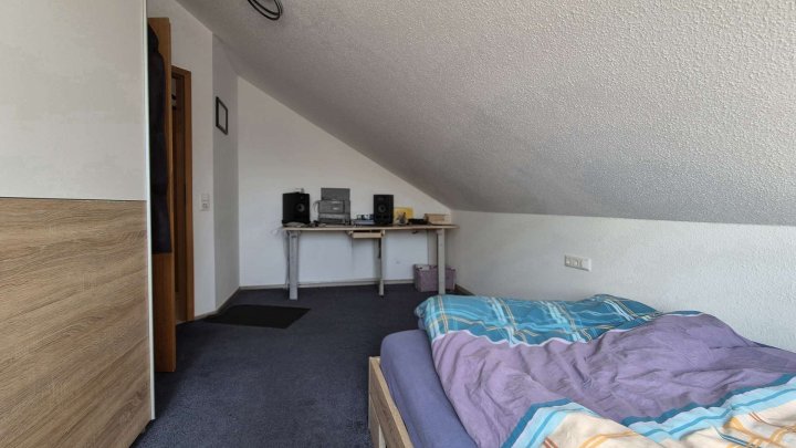 2 Zimmer- DG-Wohnung in Königsbach-Stein (OT Stein) in Feldrandnähe zu vermieten!