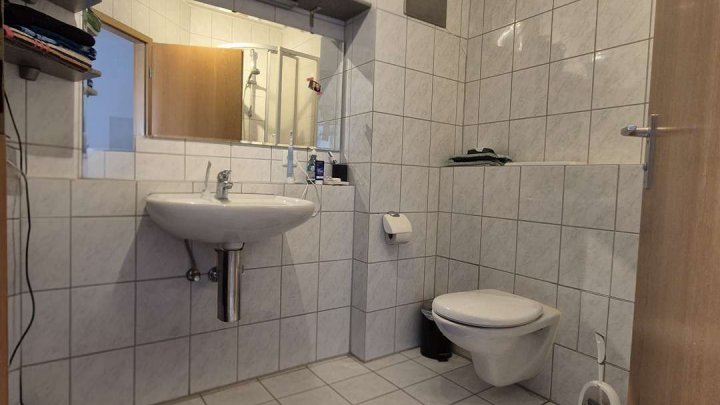2 Zimmer- DG-Wohnung in Königsbach-Stein (OT Stein) in Feldrandnähe zu vermieten!