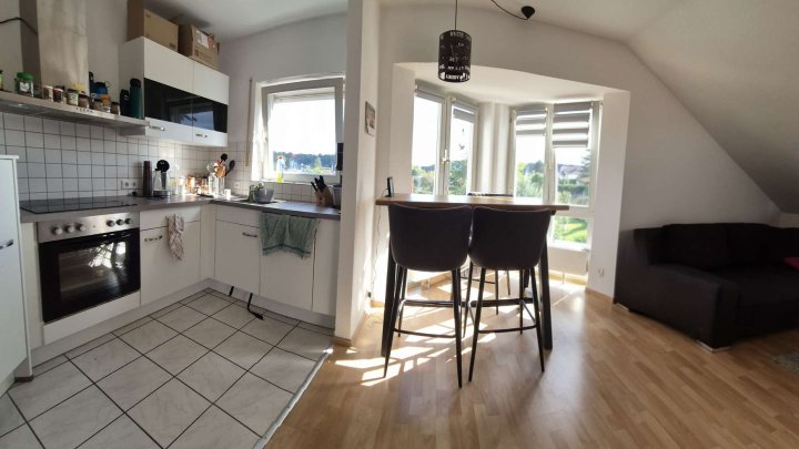 2 Zimmer- DG-Wohnung in Königsbach-Stein (OT Stein) in Feldrandnähe zu vermieten!