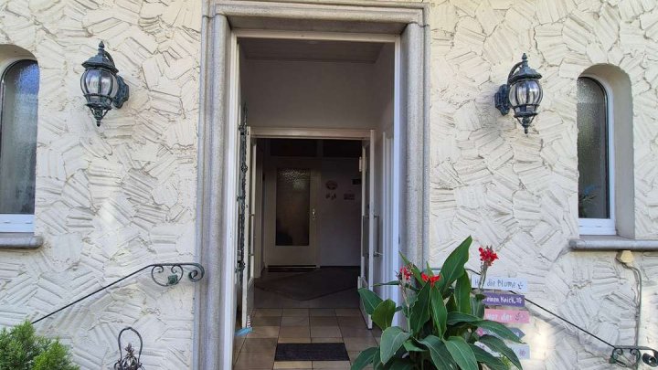 Wohnen mit Charakter – attraktive 3-Zimmerwohnung sucht neue Mieter, 2. OG, kein Aufzug