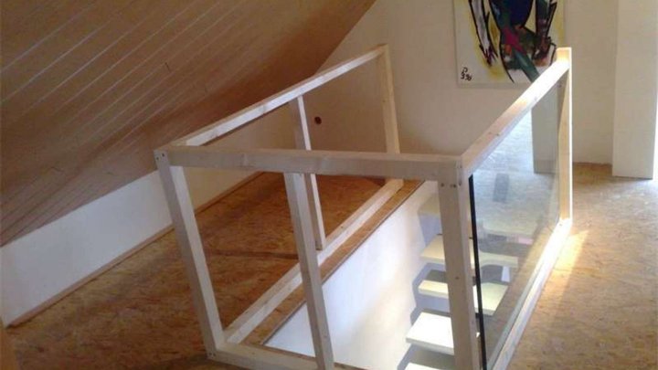 Große Maisonette Wohnung im Dachgeschoss mit Aufzug und Balkon