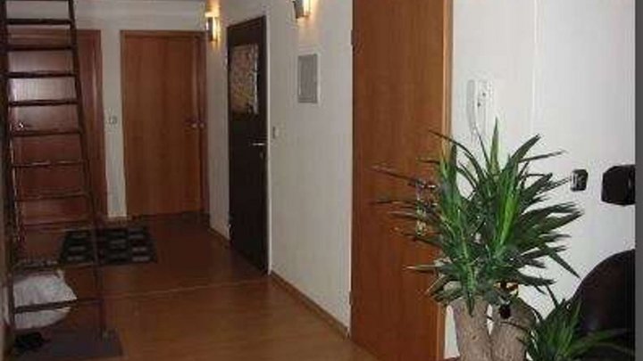 Große Maisonette Wohnung im Dachgeschoss mit Aufzug und Balkon