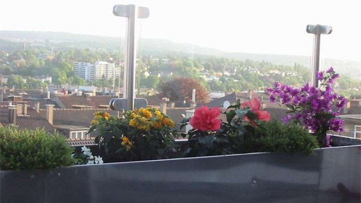 Große Maisonette Wohnung im Dachgeschoss mit Aufzug und Balkon