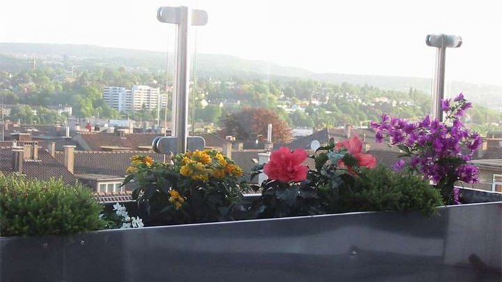 Große Maisonette Wohnung im Dachgeschoss mit Aufzug und Balkon