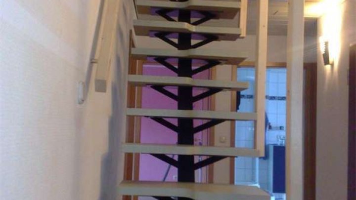 Große Maisonette Wohnung im Dachgeschoss mit Aufzug und Balkon