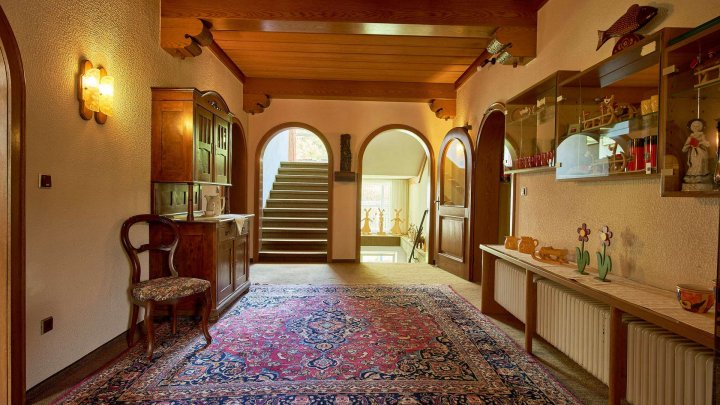 Großes, schönes Haus mit Blick auf die Schwarzwaldberge im Heidelbeerdorf Enzklösterle