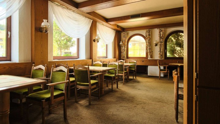 Großes, schönes Haus mit Blick auf die Schwarzwaldberge im Heidelbeerdorf Enzklösterle