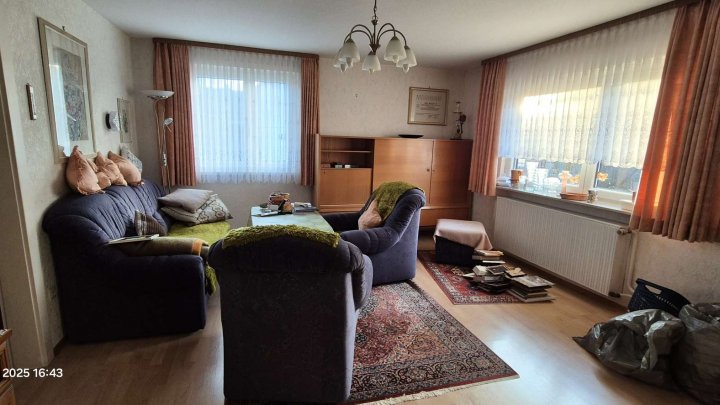 Perfekt für Heimwerker - Einfamilienhaus mit großem Anbau - und Garten mit Baufenster