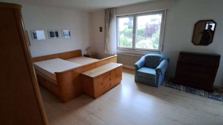 Preisreduzierung: Toplage – Einfamilienhaus mit großem Garten und Potenzial