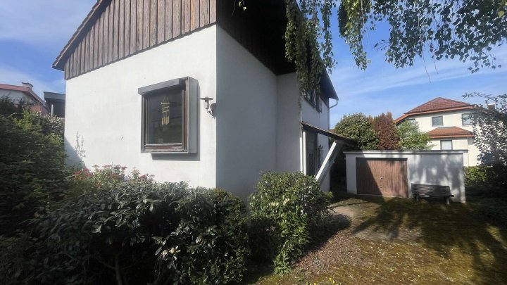 Preisreduzierung: Toplage – Einfamilienhaus mit großem Garten und Potenzial