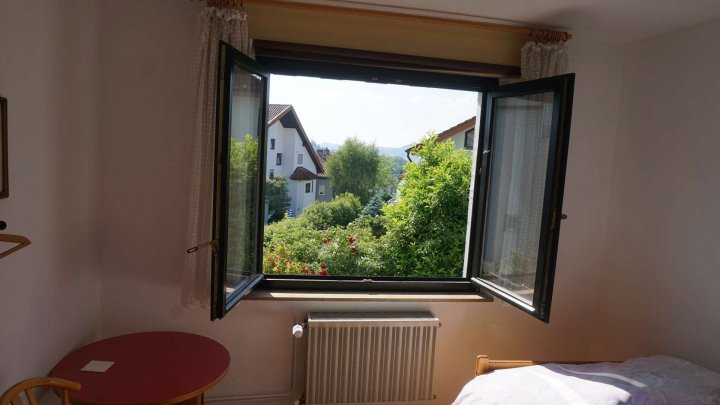 Preisreduzierung: Toplage – Einfamilienhaus mit großem Garten und Potenzial