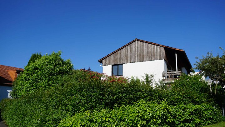 Preisreduzierung: Toplage – Einfamilienhaus mit großem Garten und Potenzial