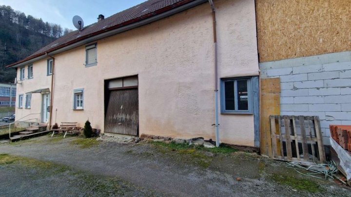 Haus mit Scheune und viel Potential für Handwerker!!!