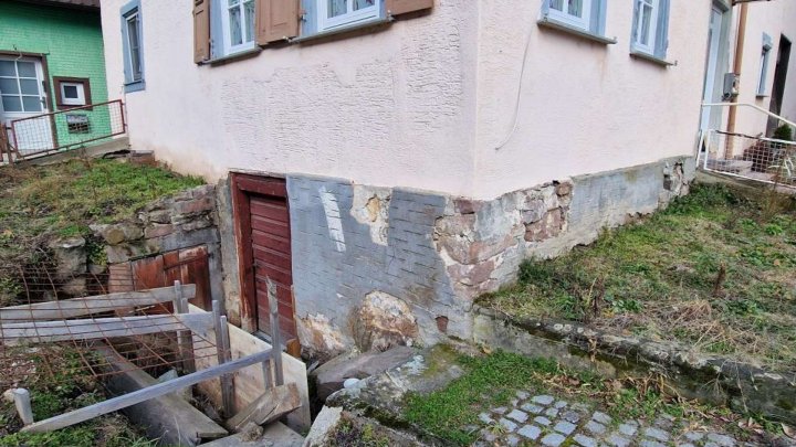 Haus mit Scheune und viel Potential für Handwerker!!!