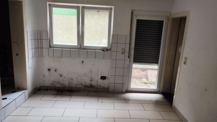 Haus mit Scheune und viel Potential für Handwerker!!!