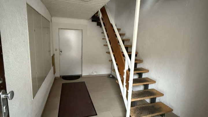 Sanierungsbedürftige 4-Zimmer Wohnung -             Start frei für ihr Projekt!