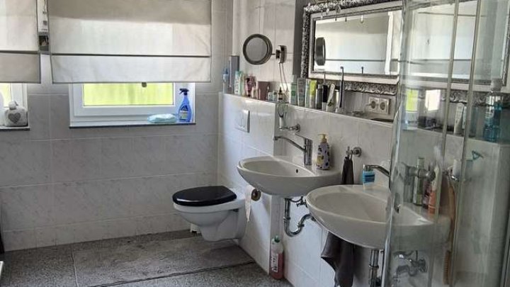 Luxuriös Wohnen.- hochwertige & moderne Doppelhaushälfte in Bestlage von Pforzheim zu verkaufen!