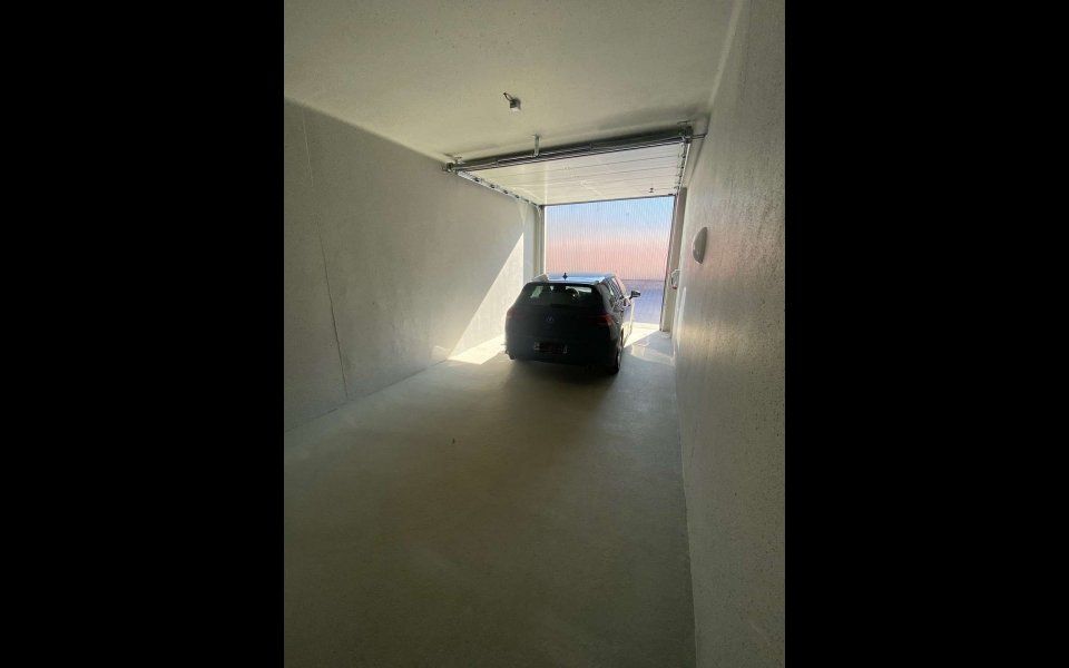 Auto in Garage