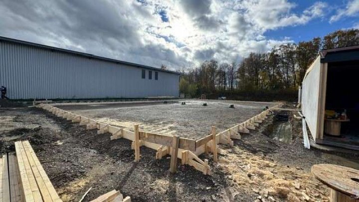 XL- und L-Garagen direkt an der A7, nähe Amazon McDonalds