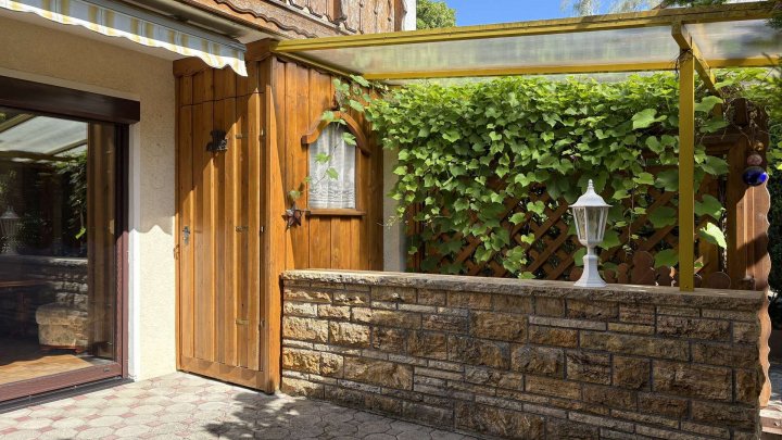 Zentral Wohnen mit Garten und Stellplatz