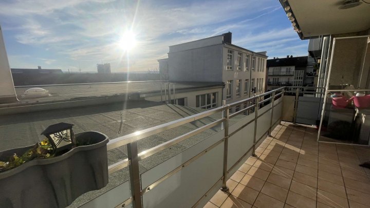 Attraktive 3-Zimmer-Wohnung mit großem Balkon, schöner Küche und Stellplatzoption