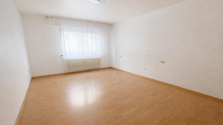 Attraktive 3-Zimmer-Wohnung mit großem Balkon, schöner Küche und Stellplatzoption