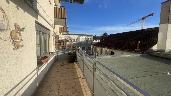 Attraktive 3-Zimmer-Wohnung mit großem Balkon, schöner Küche und Stellplatzoption