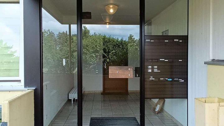 Wohnen im Grünen ! Familienfreundliche und großzügige Wohnung, zentral im Waldpark