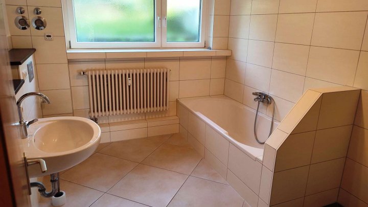 Ruhige, schöne 2,5 Zimmer Whg in Kieselbronn mit Terrasse