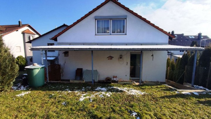 Praktisches kleines Haus mit viel Potential!