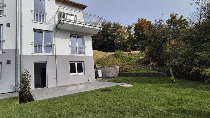 Neubau Doppelhaushälfte mit Panorama-Aussicht in Stein zu verkaufen!