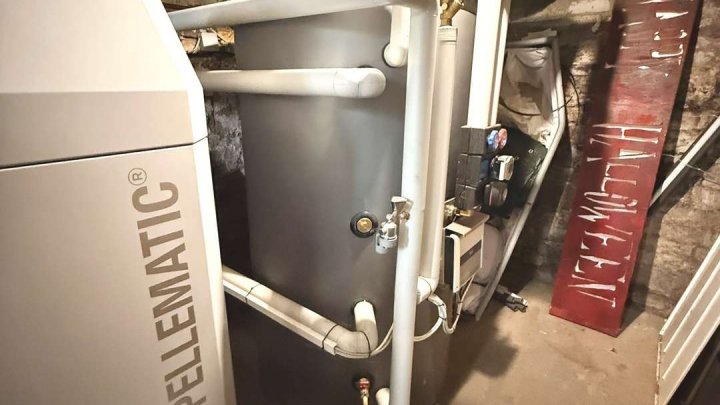 Vielseitiges Objekt / Vereinsheim mit Wohnung in toller Aussichtslage