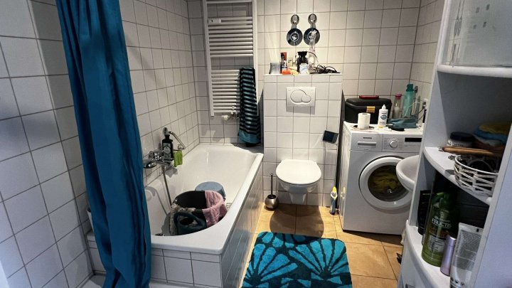 2-Zimmer DG-Whg mit 74 qm Gewölbekeller in Stein zu verkaufen!