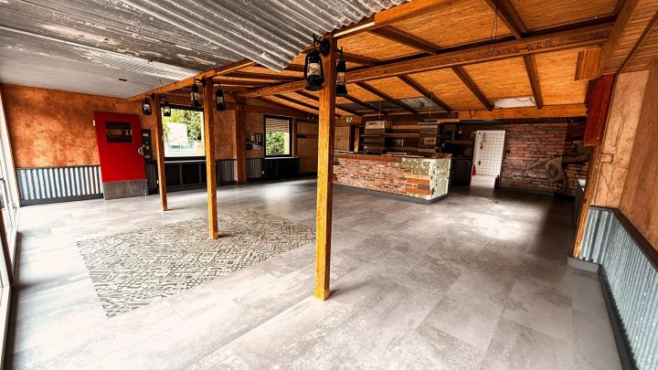 Vielseitiges Objekt / Vereinsheim mit Wohnung in toller Aussichtslage