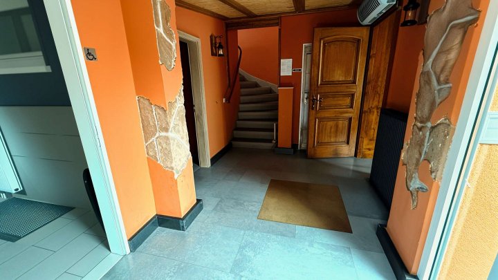 Vielseitiges Objekt / Vereinsheim mit Wohnung in toller Aussichtslage