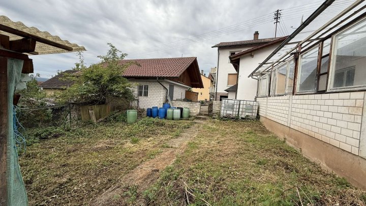 Potenzial ohne Ende! Großes Einfamilienhaus mit Werkstattgebäude, Garage & Garten