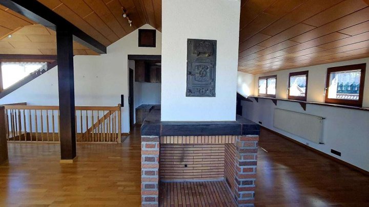 ***Gepflegtes Einfamilienhaus mit goßer Werkstatt/Garage zu verkaufen!***