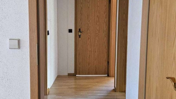 ***Gepflegtes Einfamilienhaus mit goßer Werkstatt/Garage zu verkaufen!***