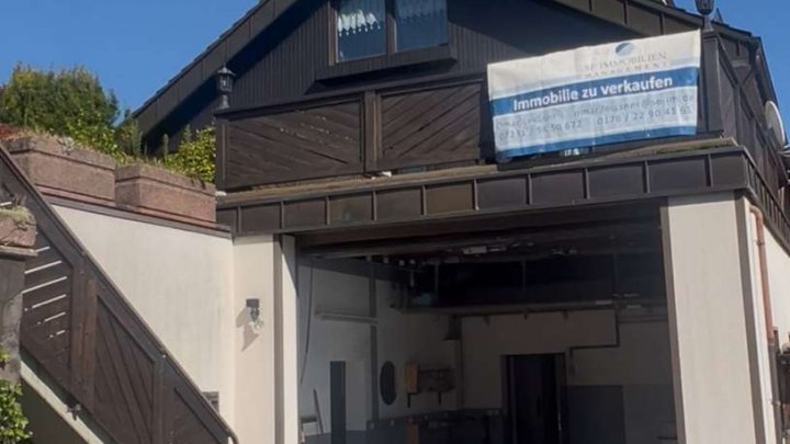 ***Gepflegtes Einfamilienhaus mit goßer Werkstatt/Garage zu verkaufen!***