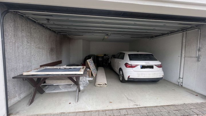 Hochwertig renovierte 2,5-Zimmer-Wohnung mit großer Loggia, Einbauküche und Toplage in Ispringen