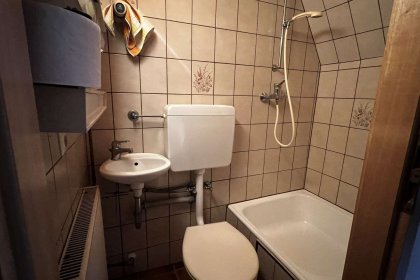 WC (2) und Dusche im UG