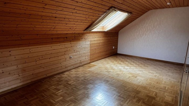 Rohdiamant benötigt Feinschliff! Haus mit schönem Grundstück und großer Hofeinfahrt im Hagenschieß.