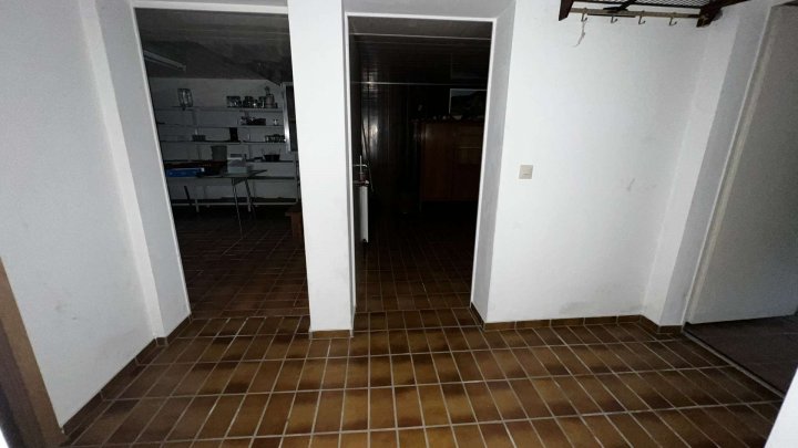 Rohdiamant benötigt Feinschliff! Haus mit schönem Grundstück und großer Hofeinfahrt im Hagenschieß.