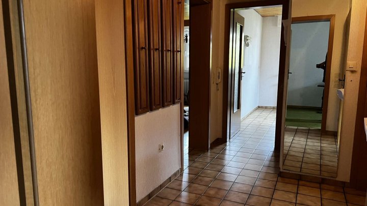 Rohdiamant benötigt Feinschliff! Haus mit schönem Grundstück und großer Hofeinfahrt im Hagenschieß.