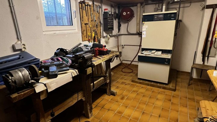 Rohdiamant benötigt Feinschliff! Haus mit schönem Grundstück und großer Hofeinfahrt im Hagenschieß.