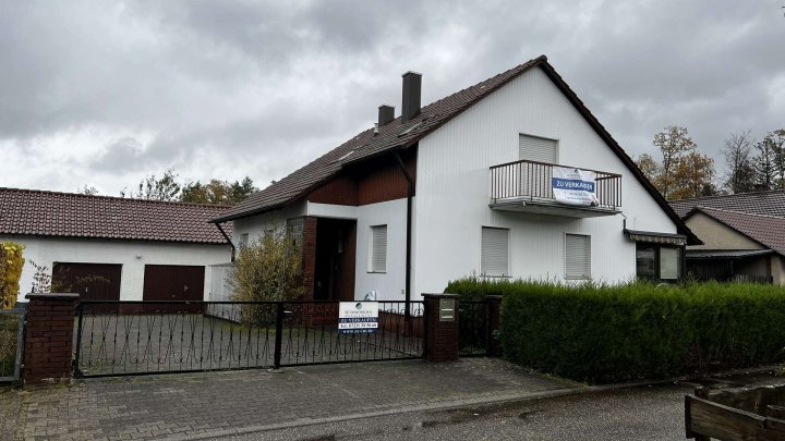 Rohdiamant benötigt Feinschliff! Haus mit schönem Grundstück und großer Hofeinfahrt im Hagenschieß.