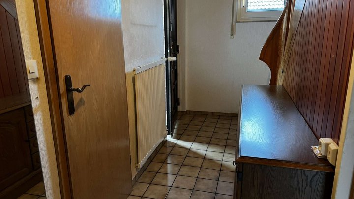 Rohdiamant benötigt Feinschliff! Haus mit schönem Grundstück und großer Hofeinfahrt im Hagenschieß.